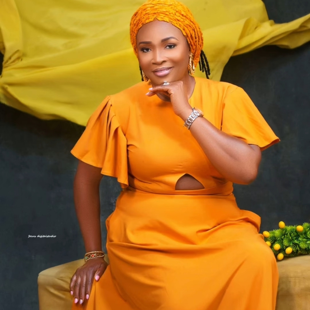 Meet your Posher, Olushola